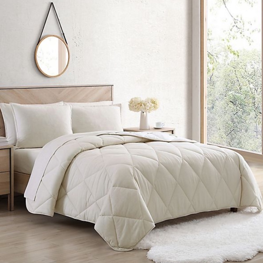UGG Comforter Set! Minimalist boho Vibes - Picture 3 of 7